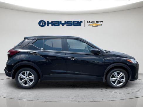Used 2024 Nissan Kicks S FWD image 10