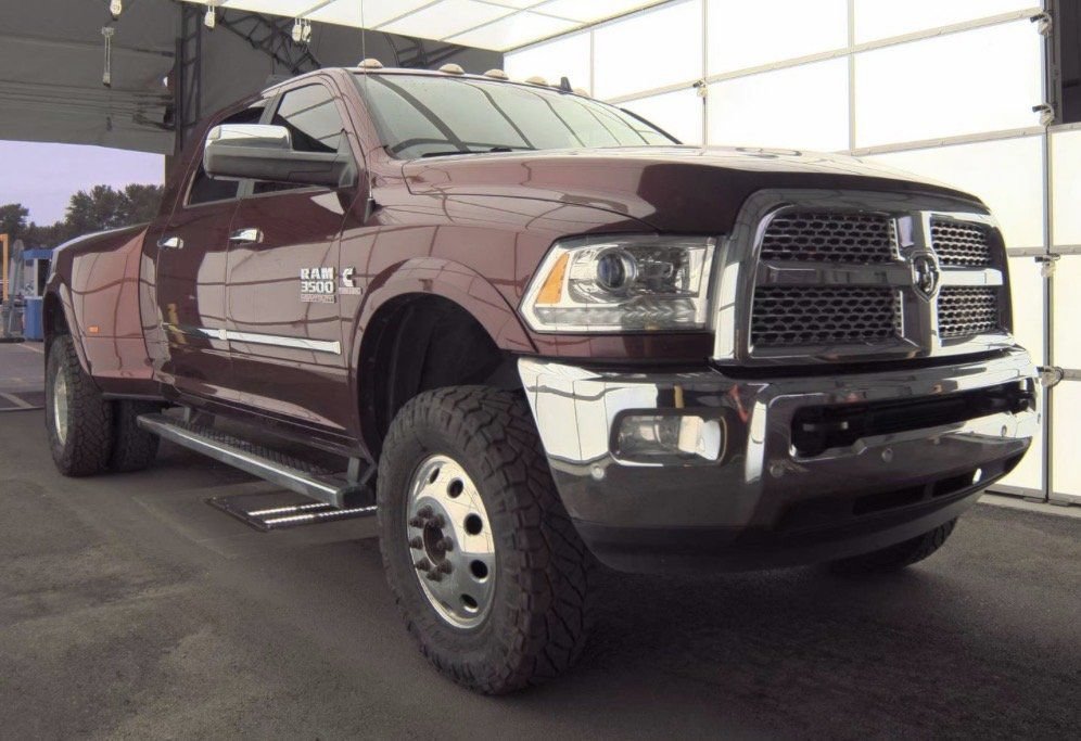 Used 2017 RAM 3500 Laramie AWD/4WD image 2