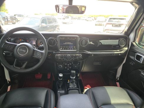 Used 2023 Jeep Wrangler Unlimited Sport w/ Sun And Sound Package AWD/4WD image 15
