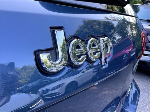 Used 2021 Jeep Grand Cherokee Limited AWD/4WD image 30