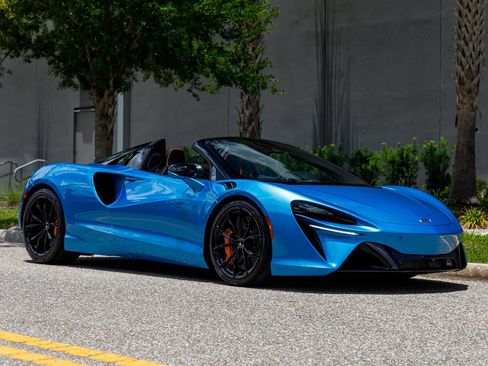 New 2026 McLaren Artura Spider RWD image 28
