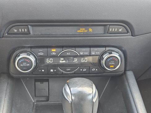 Used 2018 MAZDA CX-5 Touring w/ Preferred Equipment Package FWD image 17