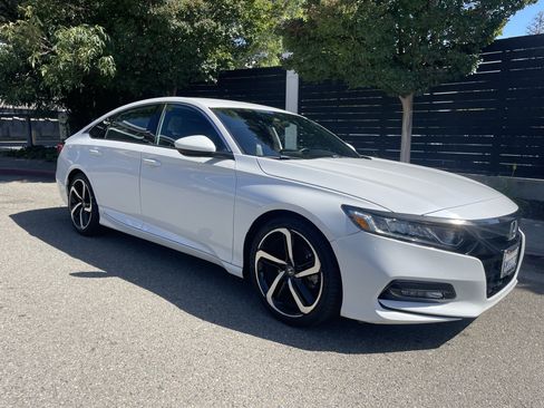 Used 2019 Honda Accord Sport image 3