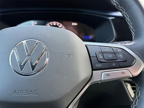 Used 2024 Volkswagen Taos SE image 26