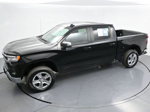 Used 2022 Chevrolet Silverado 1500 LT AWD/4WD image 38