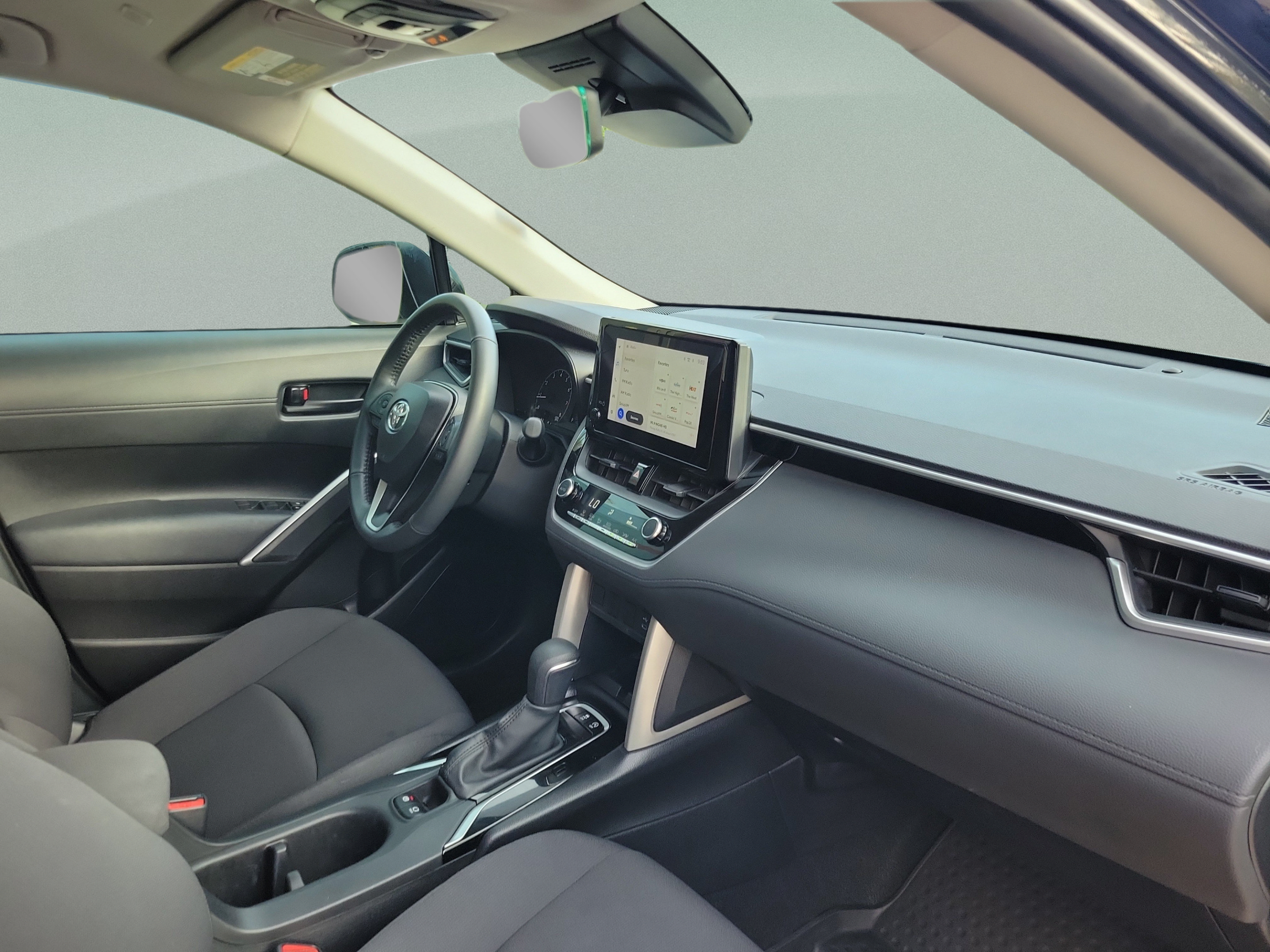 Used 2024 Toyota Corolla Cross LE FWD image 31