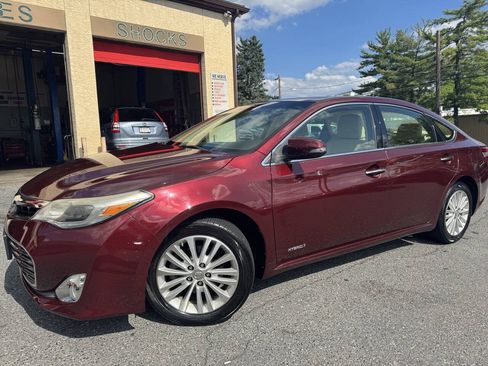 Used 2013 Toyota Avalon XLE Touring FWD image 3