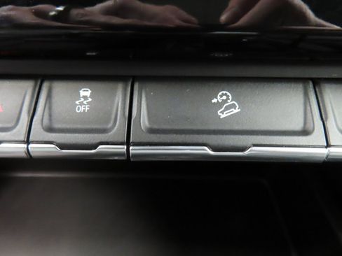 Used 2024 GMC Sierra 2500 AT4 w/ AT4 Premium Plus Package image 70