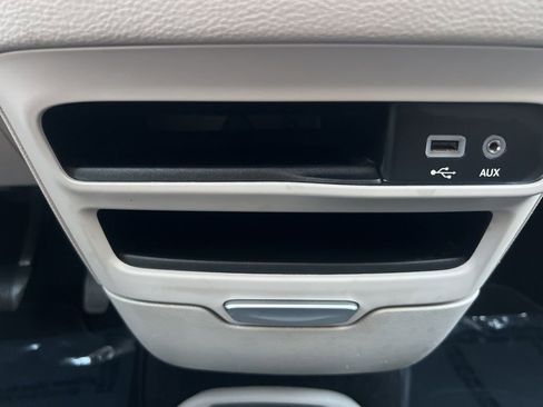 Used 2018 Chrysler Pacifica Limited image 56