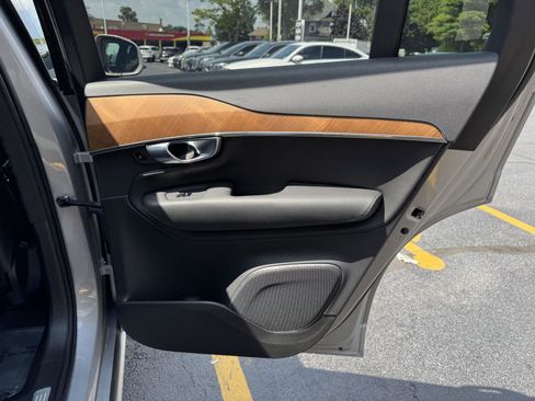 Used 2024 Volvo XC90 B5 Plus image 39