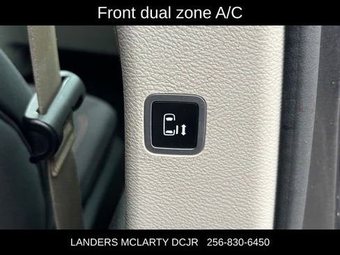 Used 2017 Chrysler Pacifica Touring image 16