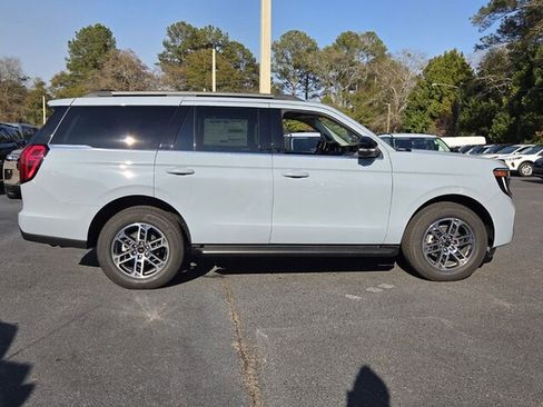 New 2026 Ford Expedition Active image 16