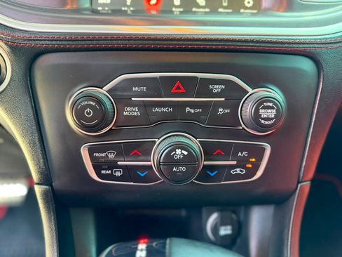 Used 2019 Dodge Charger Scat Pack w/ Dynamics Package RWD image 13