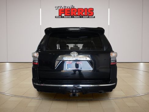 Used 2016 Toyota 4Runner Limited AWD/4WD image 4