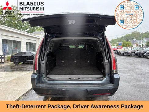 Used 2019 Cadillac Escalade ESV Luxury AWD/4WD image 14