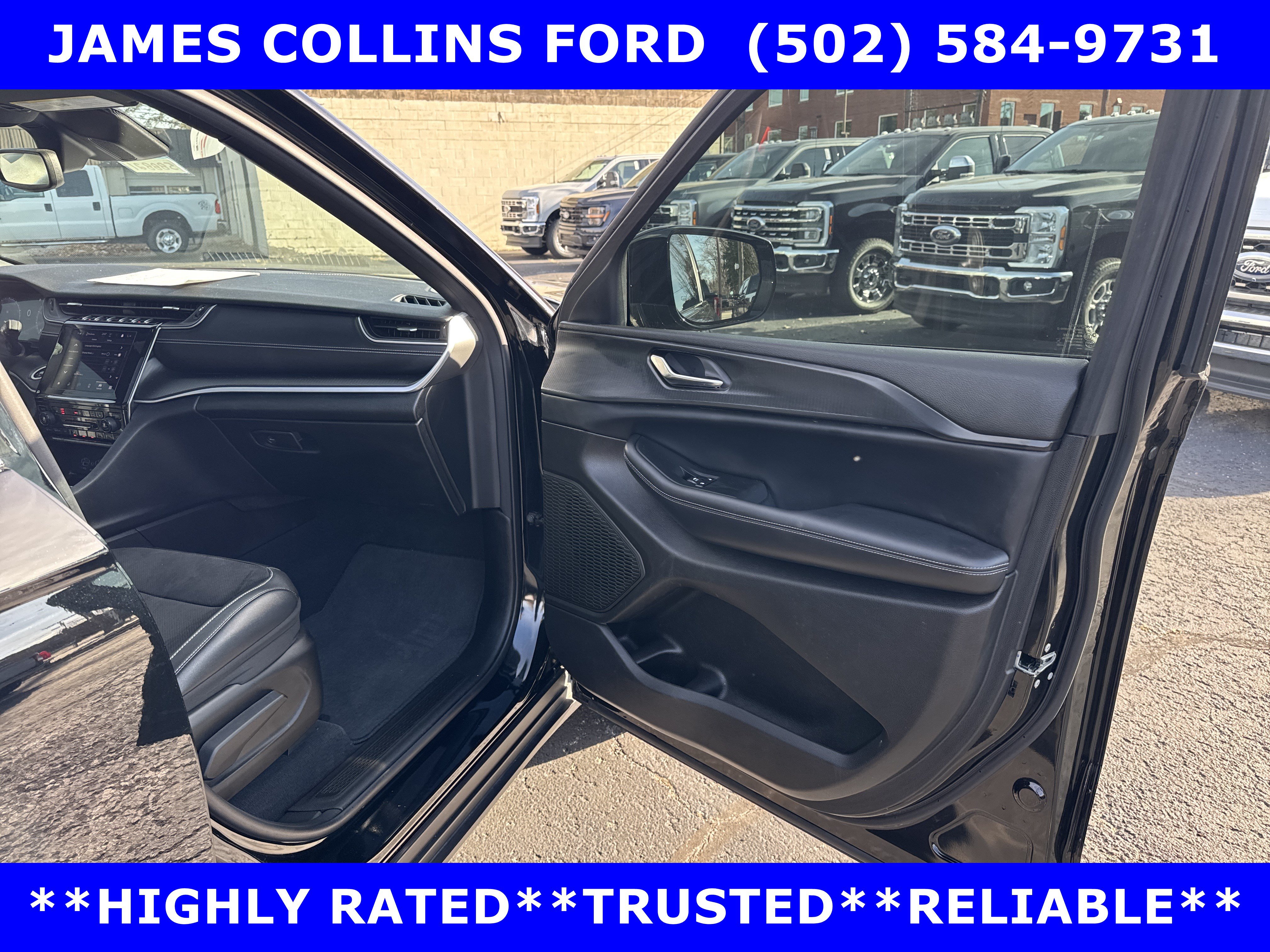Used 2024 Jeep Grand Cherokee Altitude AWD/4WD image 16