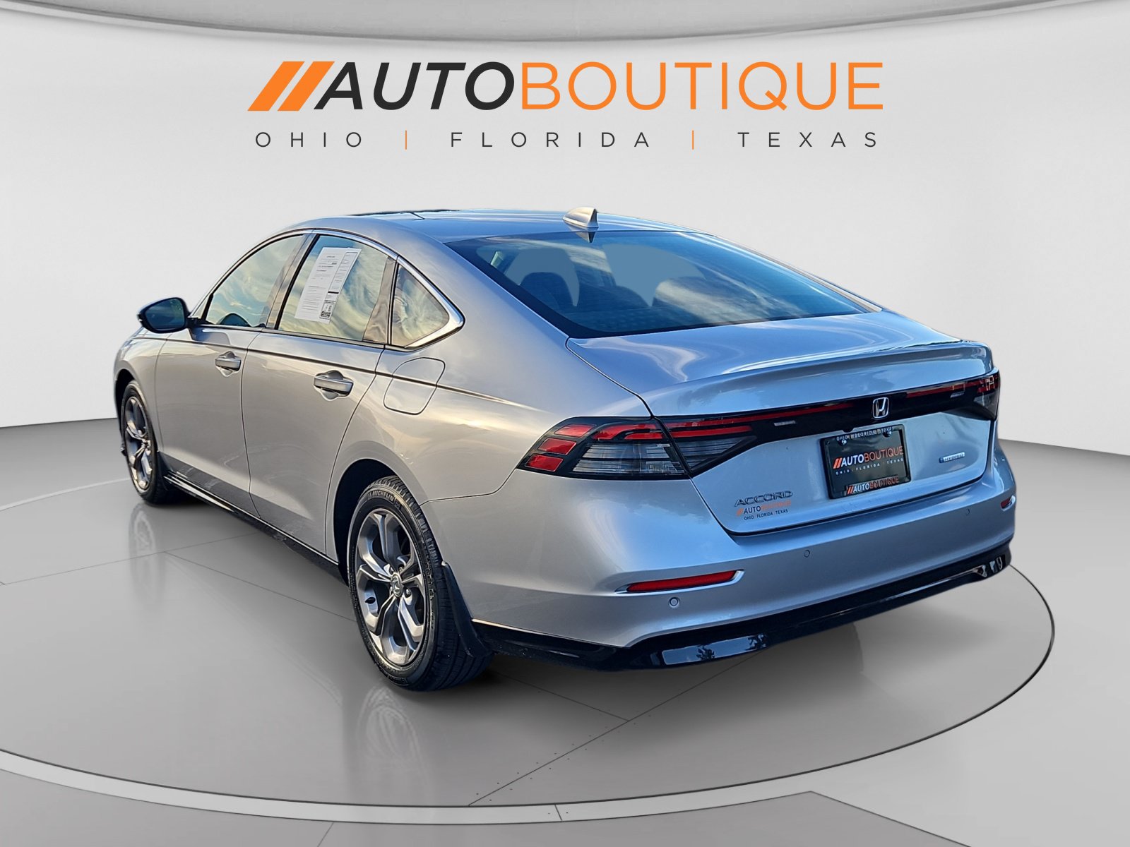Used 2023 Honda Accord EX-L image 3