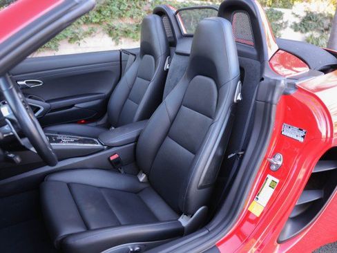 Used 2019 Porsche 718 Boxster S RWD image 15