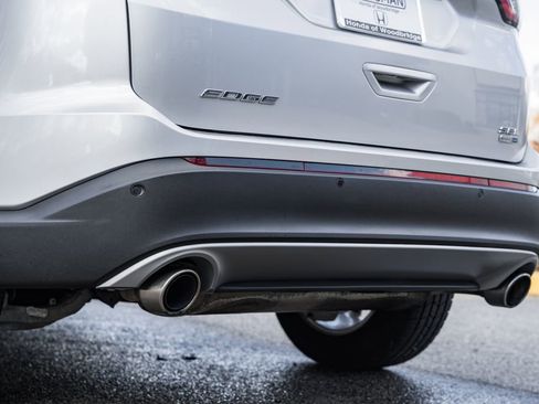 Used 2016 Ford Edge SEL w/ Equipment Group 201A image 9