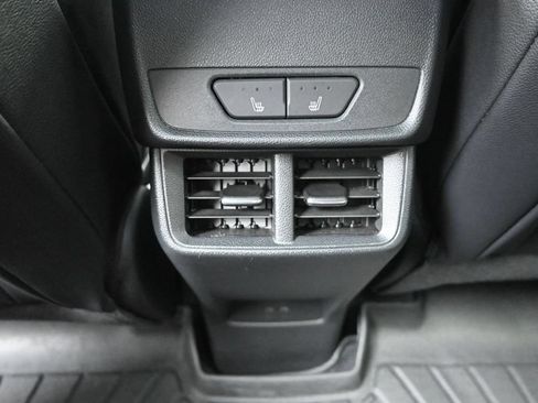 Used 2025 Chevrolet Equinox ACTIV w/ Safety and Technology Package FWD image 29
