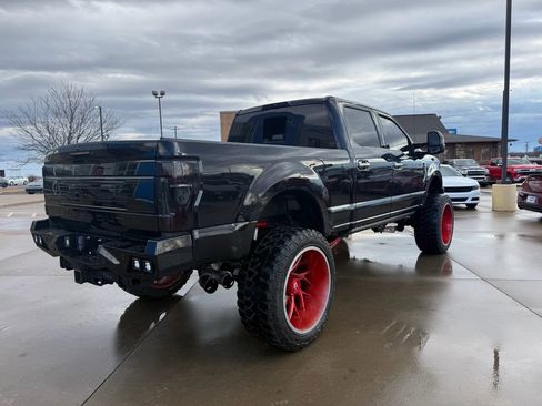 Used 2019 Ford F250 Platinum w/ Platinum Ultimate Package image 2