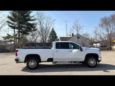 Used 2025 Chevrolet Silverado 3500 LTZ w/ LTZ Plus Package image 6