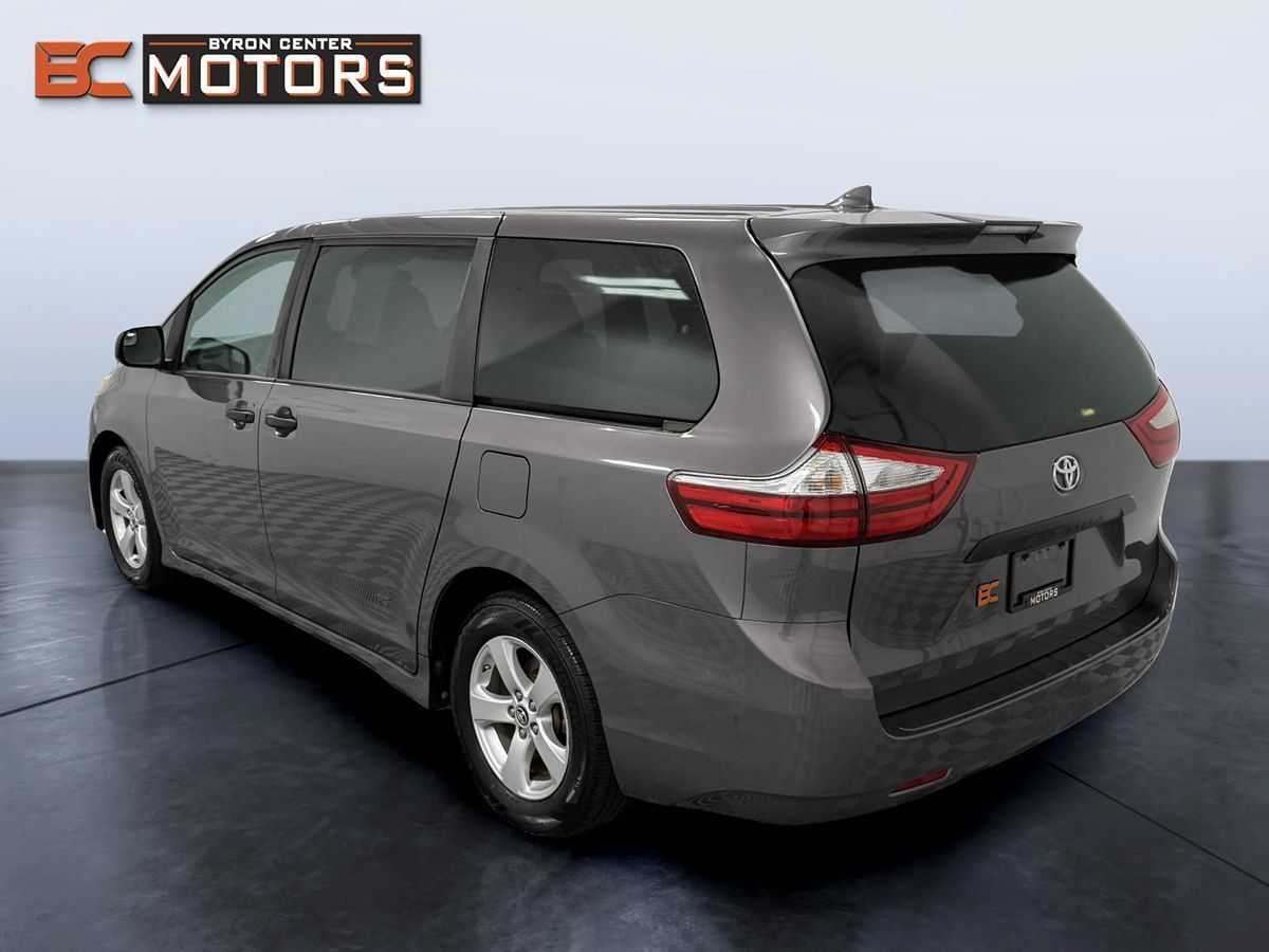 Used 2019 Toyota Sienna L FWD image 4