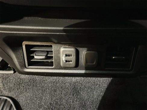 Used 2022 Chevrolet Silverado 1500 LT image 20