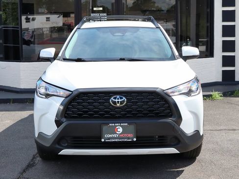 Used 2023 Toyota Corolla Cross LE AWD/4WD image 3