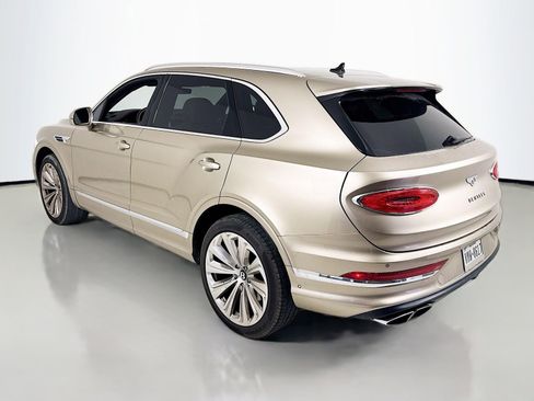 Used 2023 Bentley Bentayga image 5