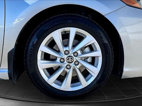 Used 2024 Toyota Camry SE image 34