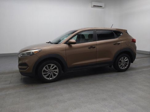 Used 2017 Hyundai Tucson SE image 2