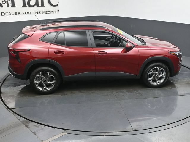 Used 2025 Chevrolet Trax LT w/ Driver Confidence Package FWD image 40