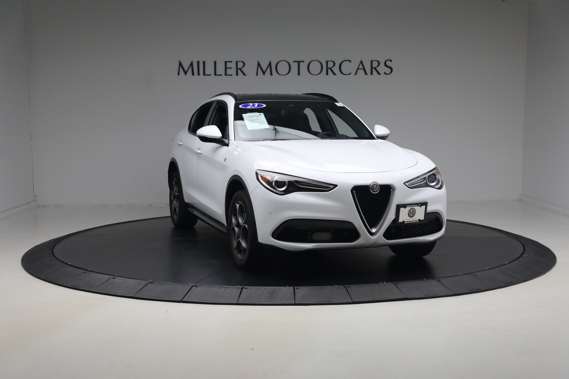 Used 2023 Alfa Romeo Stelvio Ti w/ Active Assist Plus Package AWD/4WD image 11