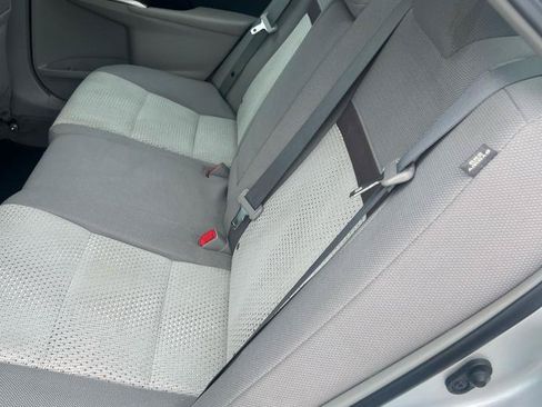 Used 2014 Toyota Camry XLE FWD image 9