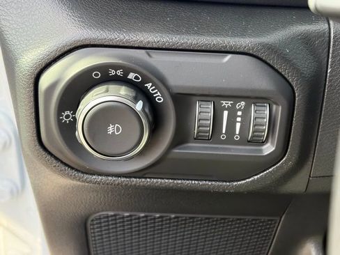 Used 2022 Jeep Wrangler Unlimited Rubicon w/ Xtreme Recon 35" Tire Package image 27