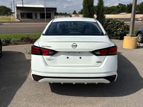 Used 2025 Nissan Altima 2.5 SV AWD/4WD image 13