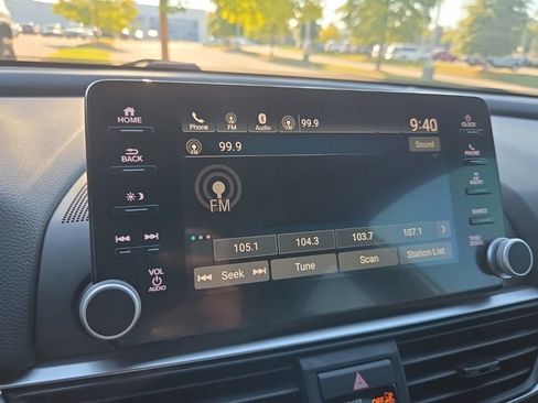 Used 2019 Honda Accord Sport image 35
