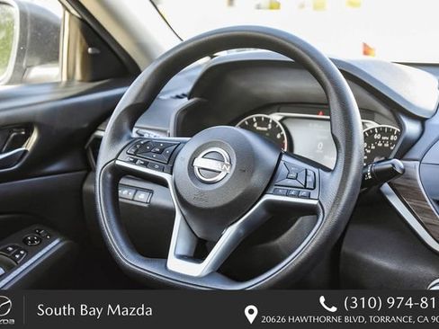 Used 2024 Nissan Altima 2.5 SV FWD image 15