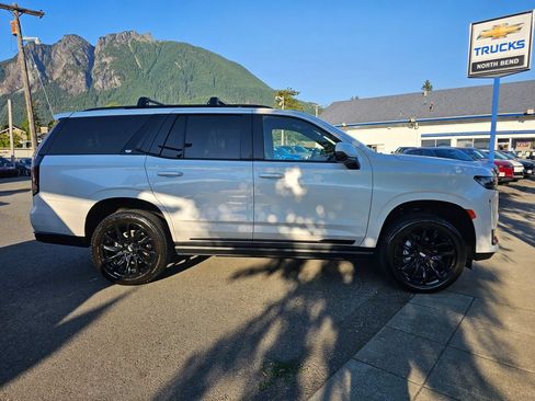 Used 2021 Cadillac Escalade Sport w/ Driver Assist Tech Package AWD/4WD image 4