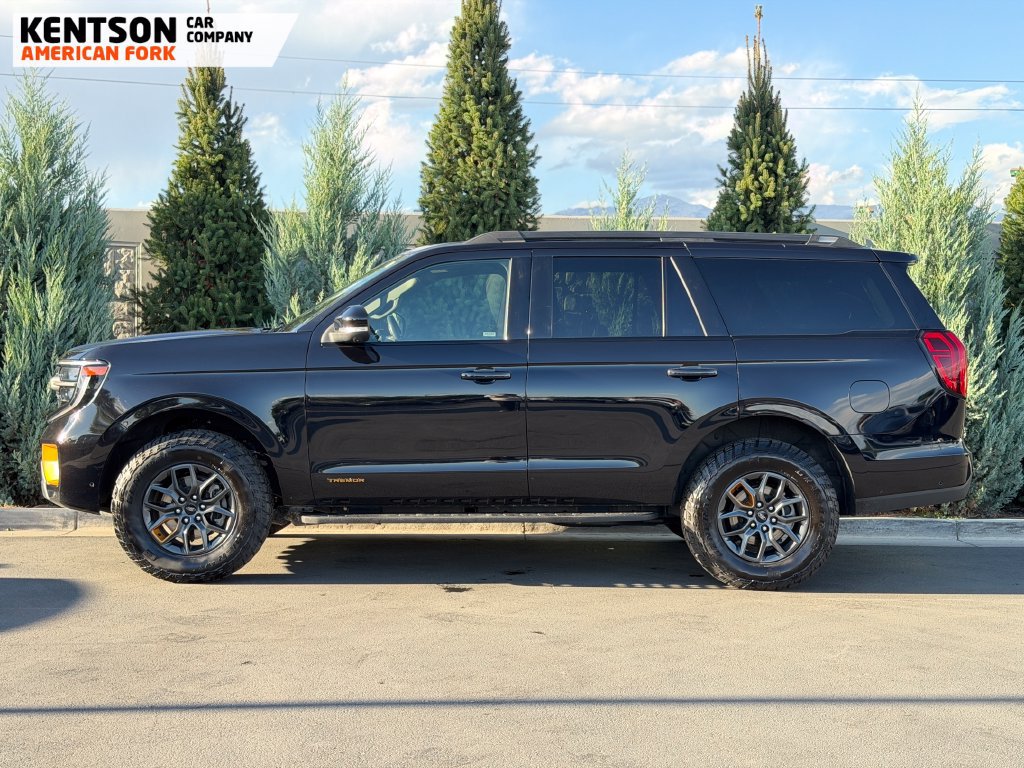 Used 2025 Ford Expedition Tremor AWD/4WD image 3