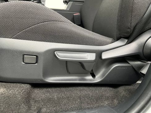 Used 2025 Toyota 4Runner SR5 AWD/4WD image 13