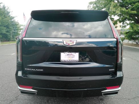 Certified 2024 Cadillac Escalade Premium Luxury AWD/4WD image 31