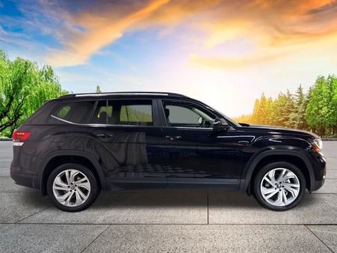 Certified 2021 Volkswagen Atlas SE image 3