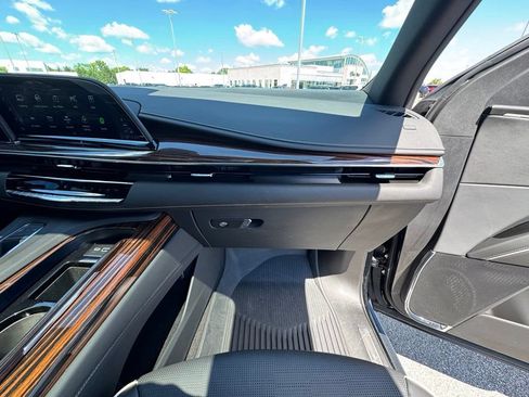 Certified 2024 Cadillac Escalade Premium Luxury w/ Performance Package AWD/4WD image 29