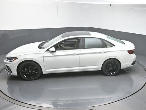 New 2026 Volkswagen Jetta SE FWD image 42