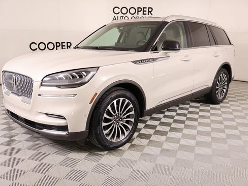 Certified 2024 Lincoln Aviator Reserve w/ Equipment Group 201A image 10