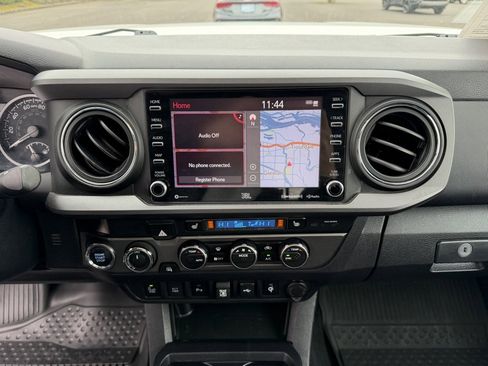 Used 2022 Toyota Tacoma TRD Off-Road w/ TRD Premium Off Road Package image 22