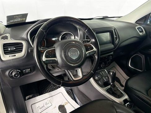 Used 2020 Jeep Compass Latitude w/ Cold Weather Group AWD/4WD image 9