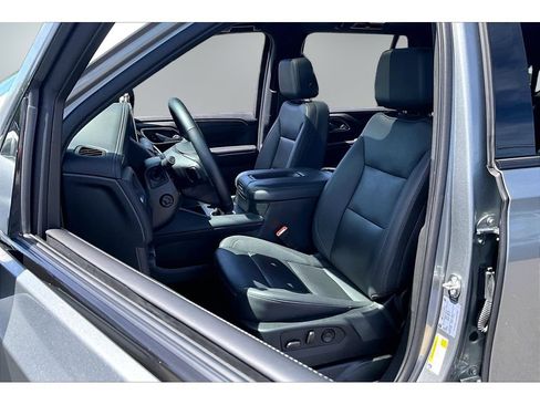 Used 2023 Chevrolet Tahoe Z71 w/ Luxury Package AWD/4WD image 21